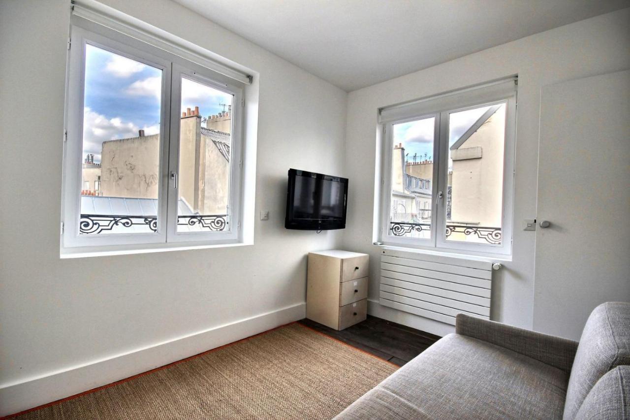502254 - Spacious Duplex For 12 People Near Les Halles * Paris