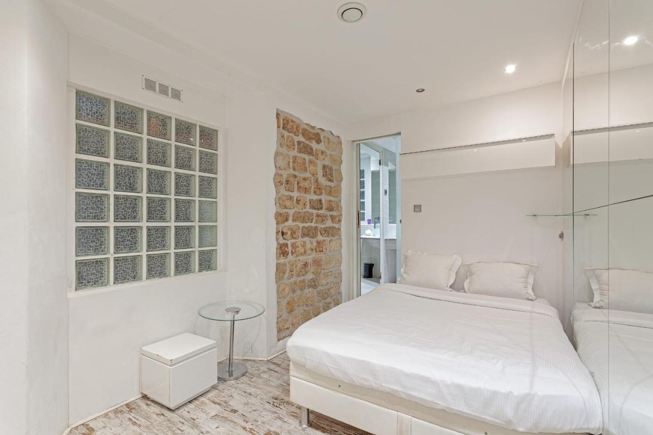 Bright 2 Bedroom In Apartment