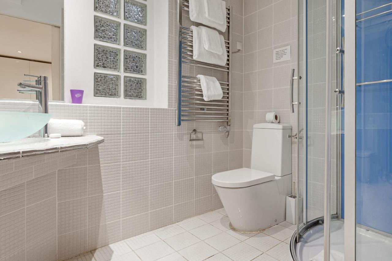 Apartment Bright 2 Bedroom In Paris