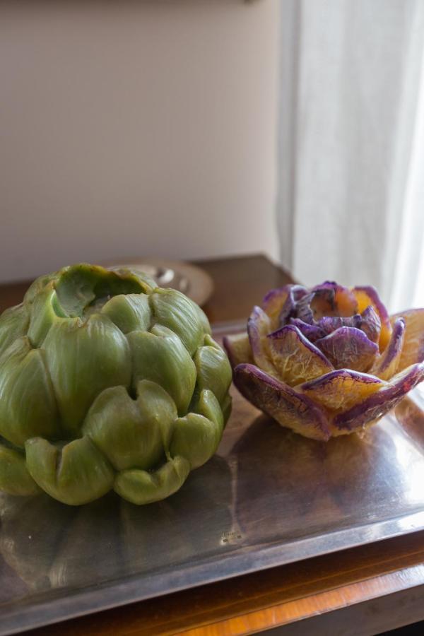Veeve - Muted Beauty In Batignolles Apartment