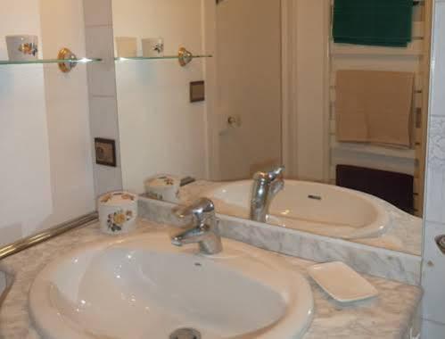 Apartment Moulin Rouge Paris