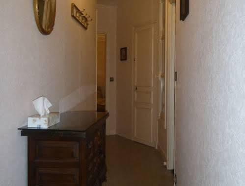 Moulin Rouge Apartment *