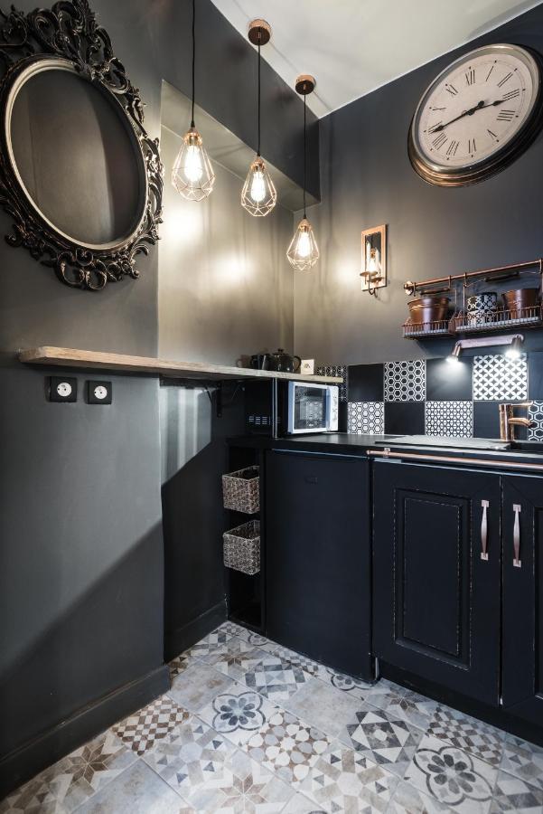 Metro Louisblanc Aparthotel Paris