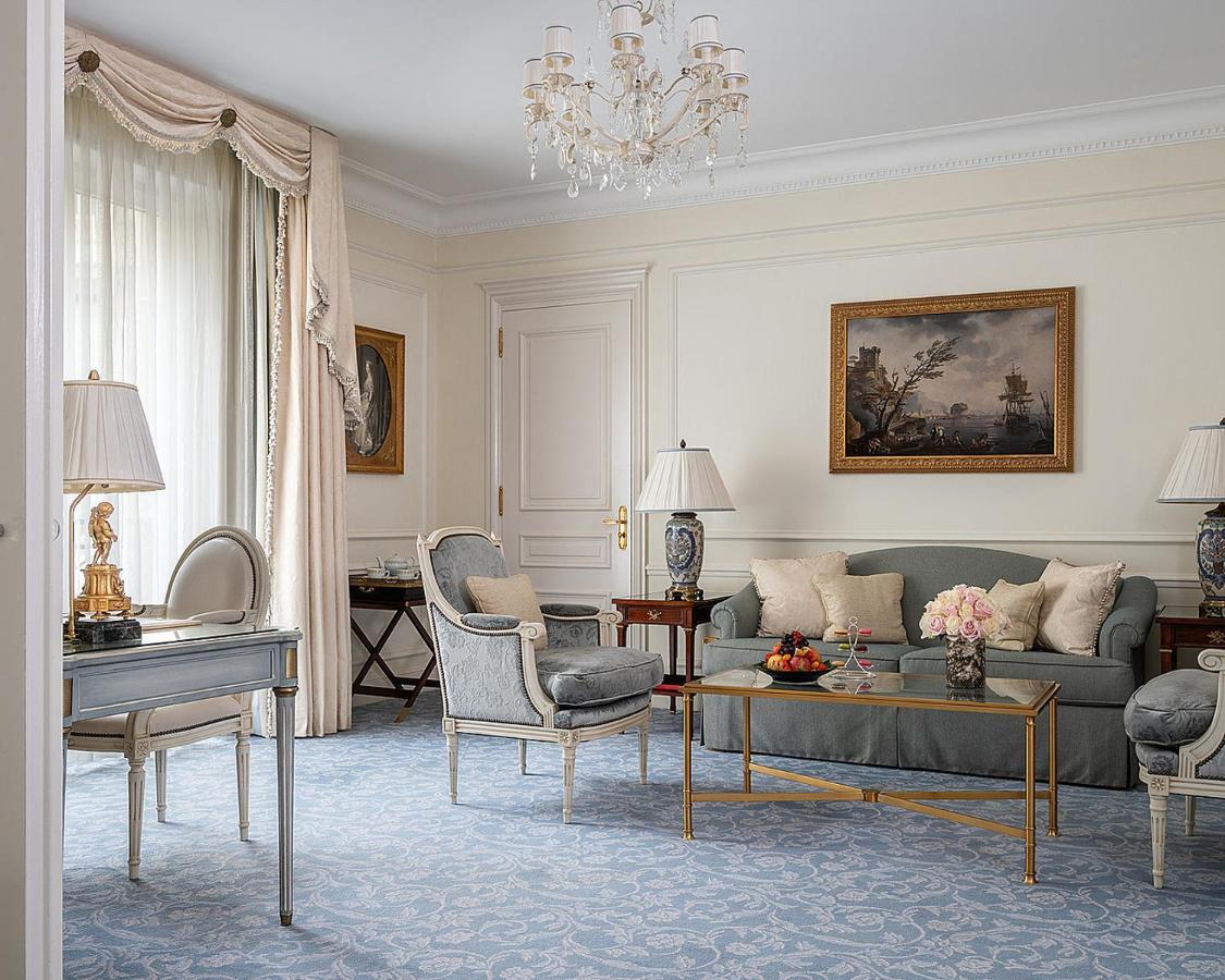 Four Seasons George V 5*