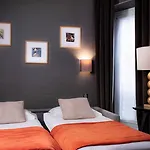 Hotel Plaza Etoile