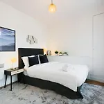 St Germain - Latin Quarter City Apartment