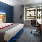 Holiday Inn Express Paris-Canal De La Villette By Ihg
