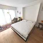 Appartement Avec Balcon Et Parking A Paris Alesia