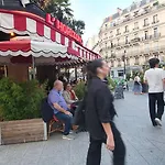 1 Minute Gare Montparnasse , Center , Front Metro,Close To Eiffel Tour And Louvre Meusm