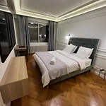 Private Apartments - Champs-Elysees