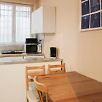 Charming Apartment For 4 People In Paris 15