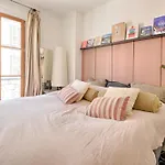 Design Apartment In Montmartre!