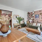 Design Apartment In Montmartre!