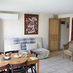 Appartement lumineux avec balcon au coeur de Paris