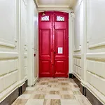 08 Design Flat Republique