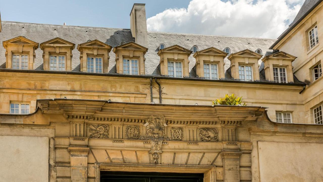 Merveil - Luxury - Marais - Archives I * Paris