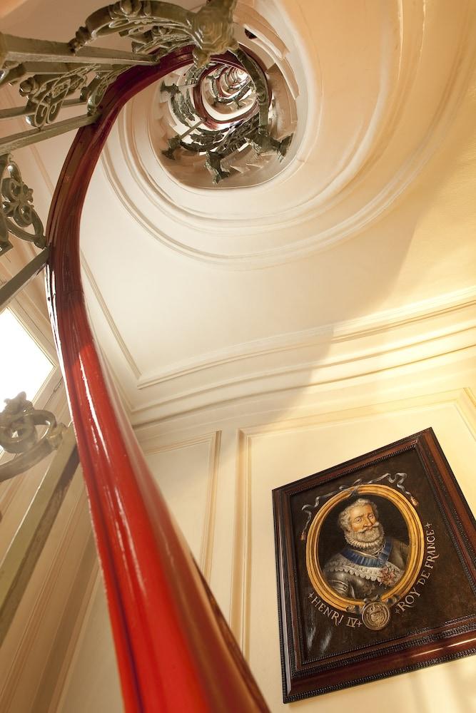 Hotel Résidence Henri Iv 4*