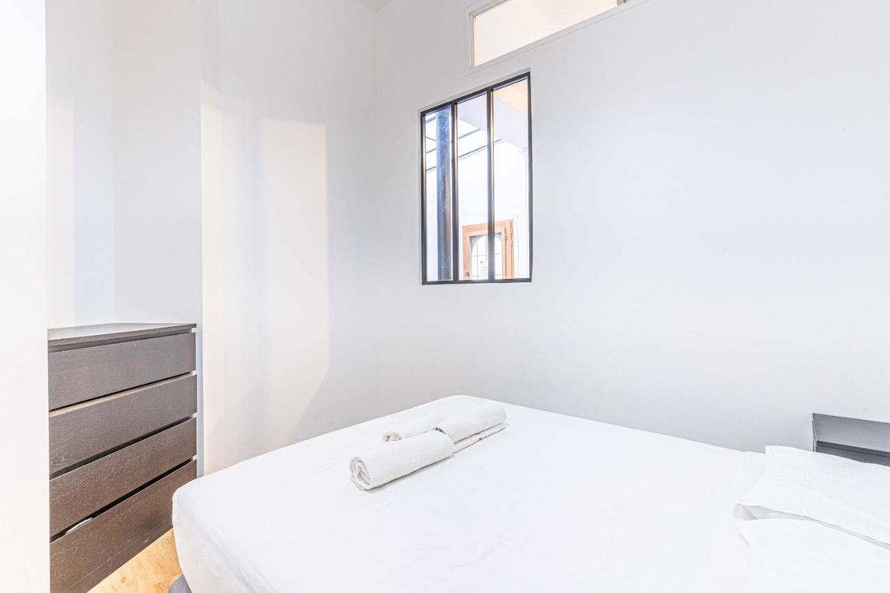 08 Design Flat Republique Apartment *