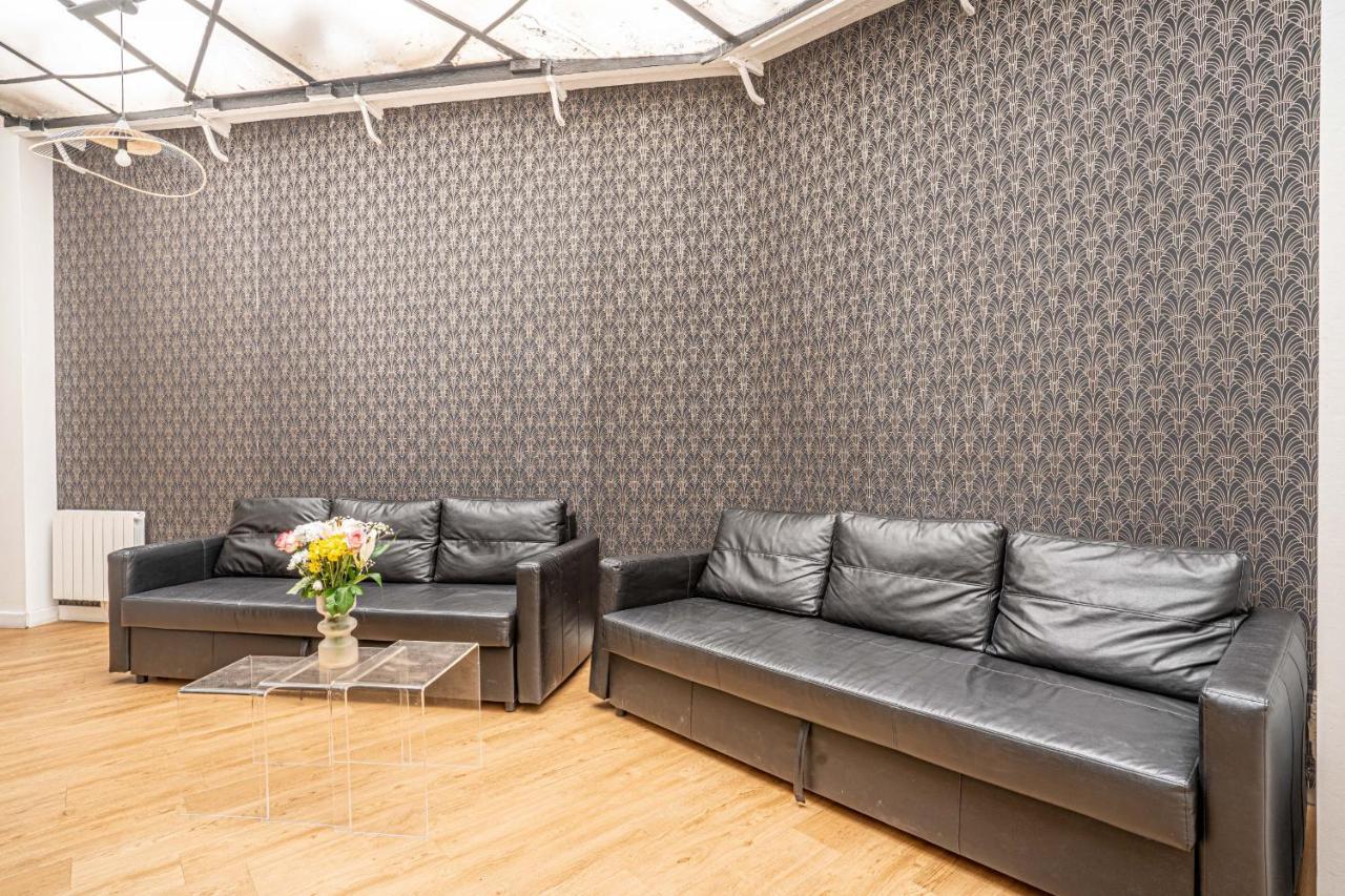08 Design Flat Republique Apartment *
