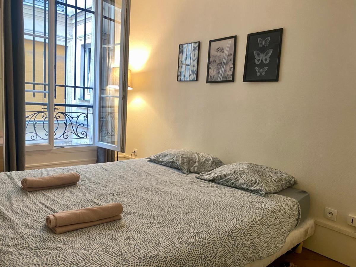 Sweet Rochechouart Apartment Paris