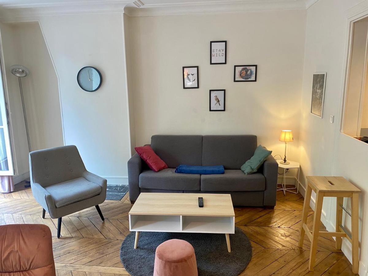 Sweet Rochechouart Apartment Paris