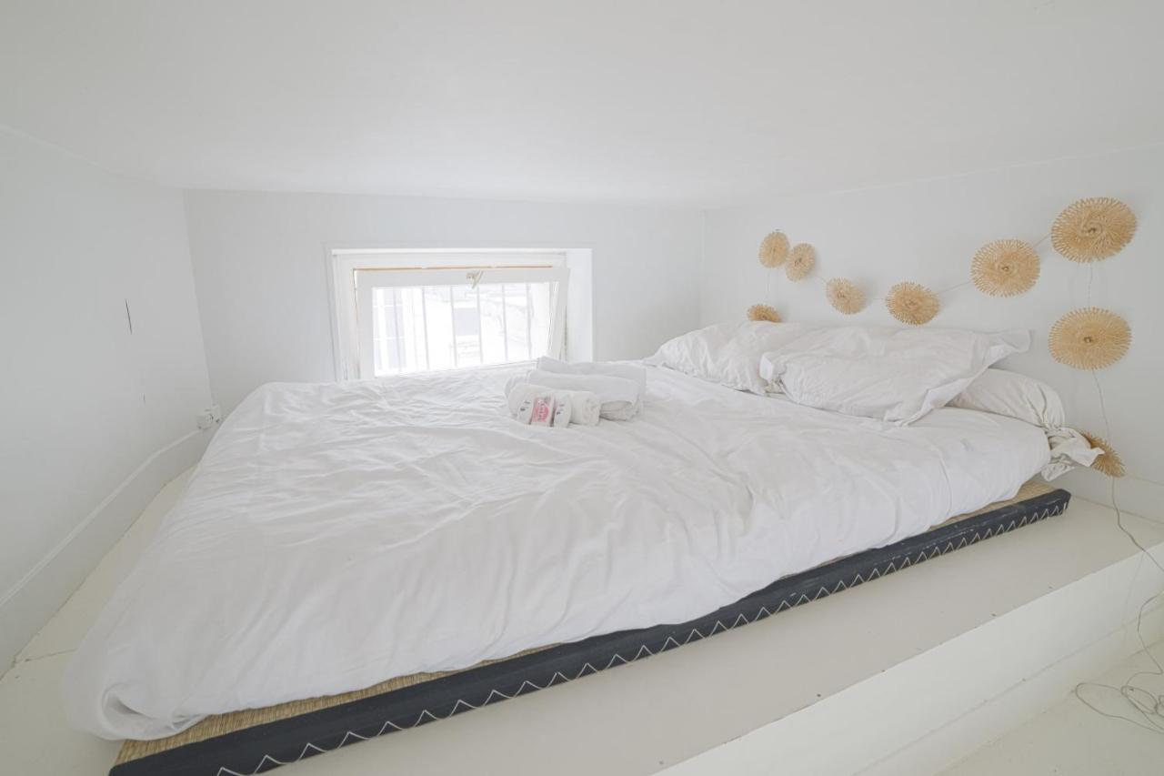 Beautiful And Bright Duplex Studio - - Welkeys Apartment
