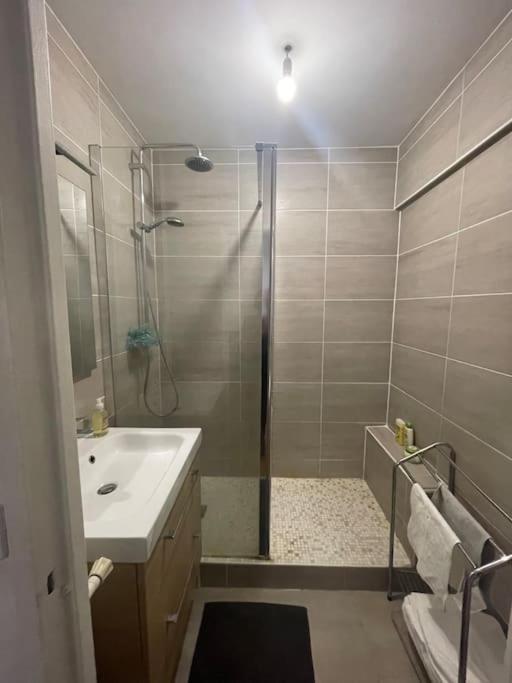 2 Pieces Centre Apartment Paris