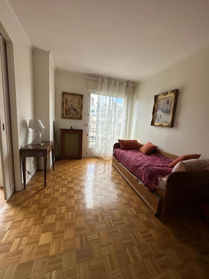 Av Foch Arc De Triomphe Belles Feuilles Apartment