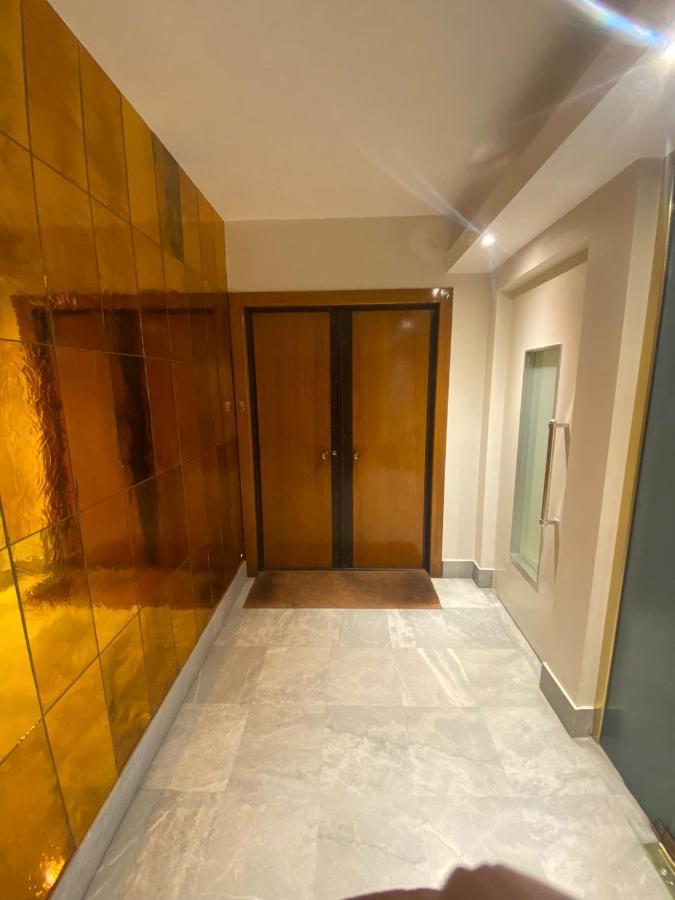 Av Foch Arc De Triomphe Belles Feuilles Apartment