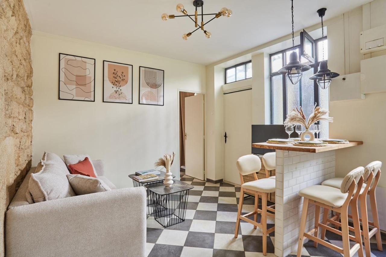 Center Of By Prestige Appartement Paris