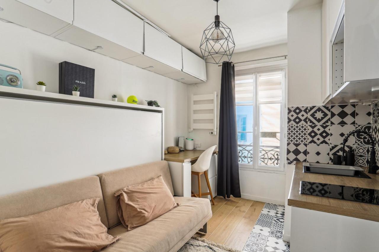 Small Comfortable Near Eiffel Tower * Paris