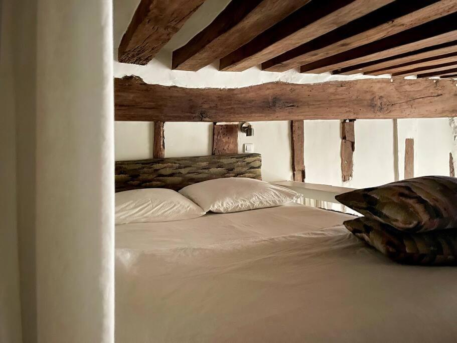 Appartement De Charme Au Coeur De L'ile St Louis