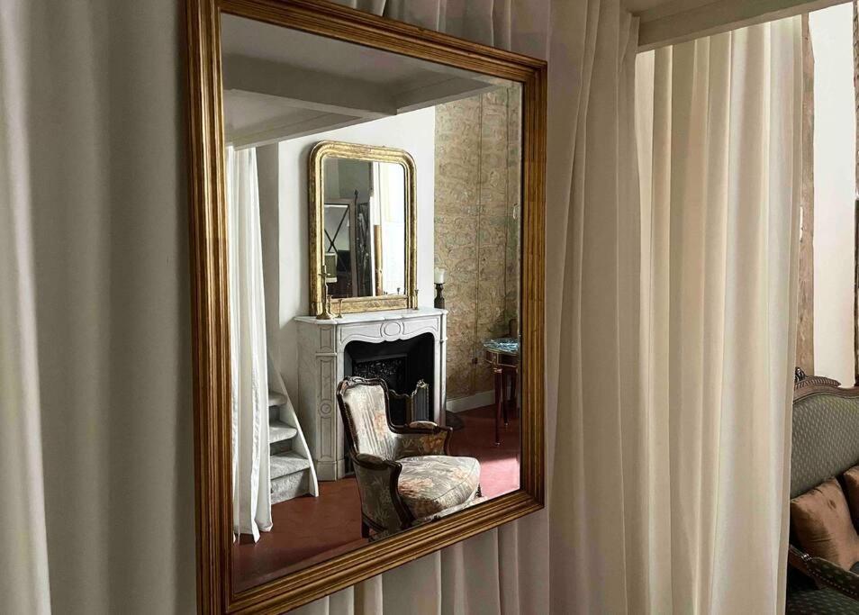 Appartement De Charme Au Coeur De L'ile St Louis