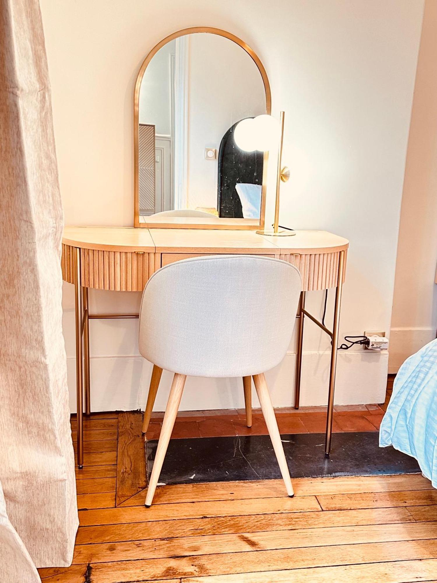Apartment Charming 4-room Flat Near Eiffel Tower-8people-2 Bedrooms *