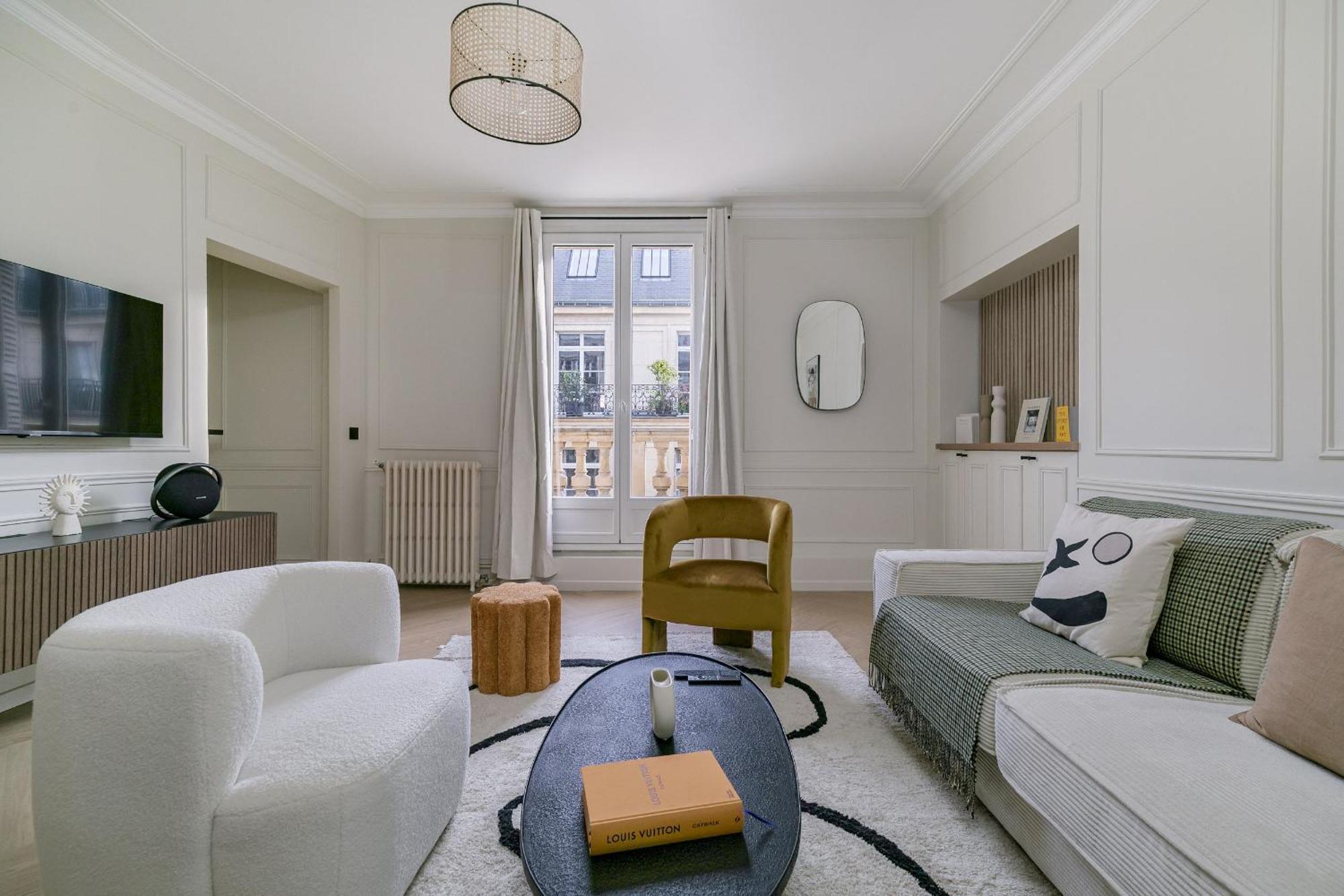 Poetic - Champs Elysees Apartment
