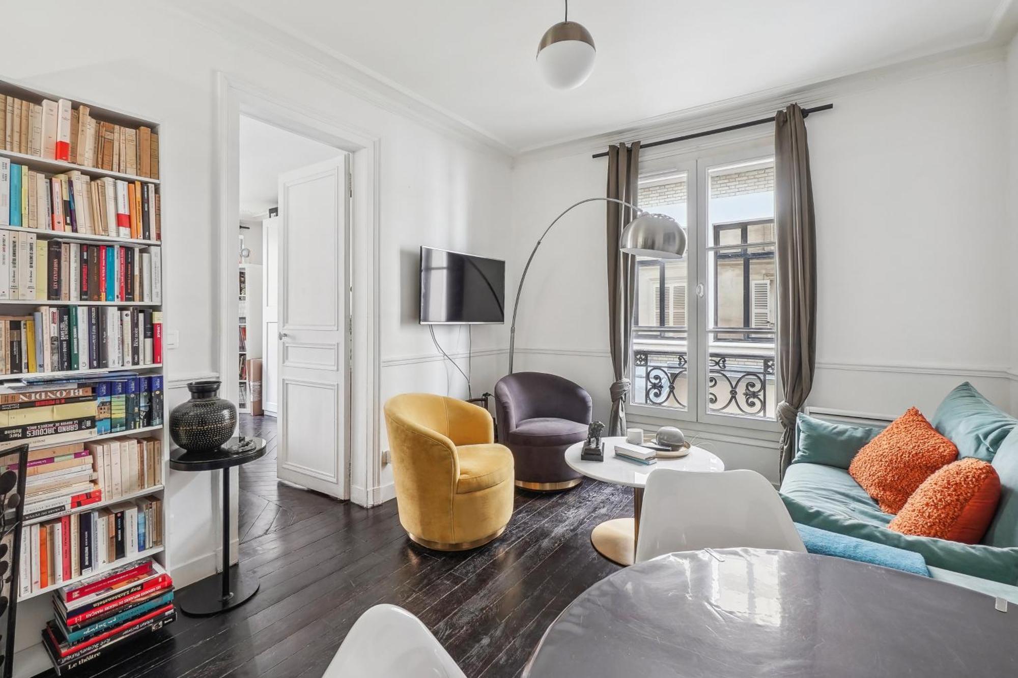 Apartment Authentique 4 Personnes By Weekome Paris