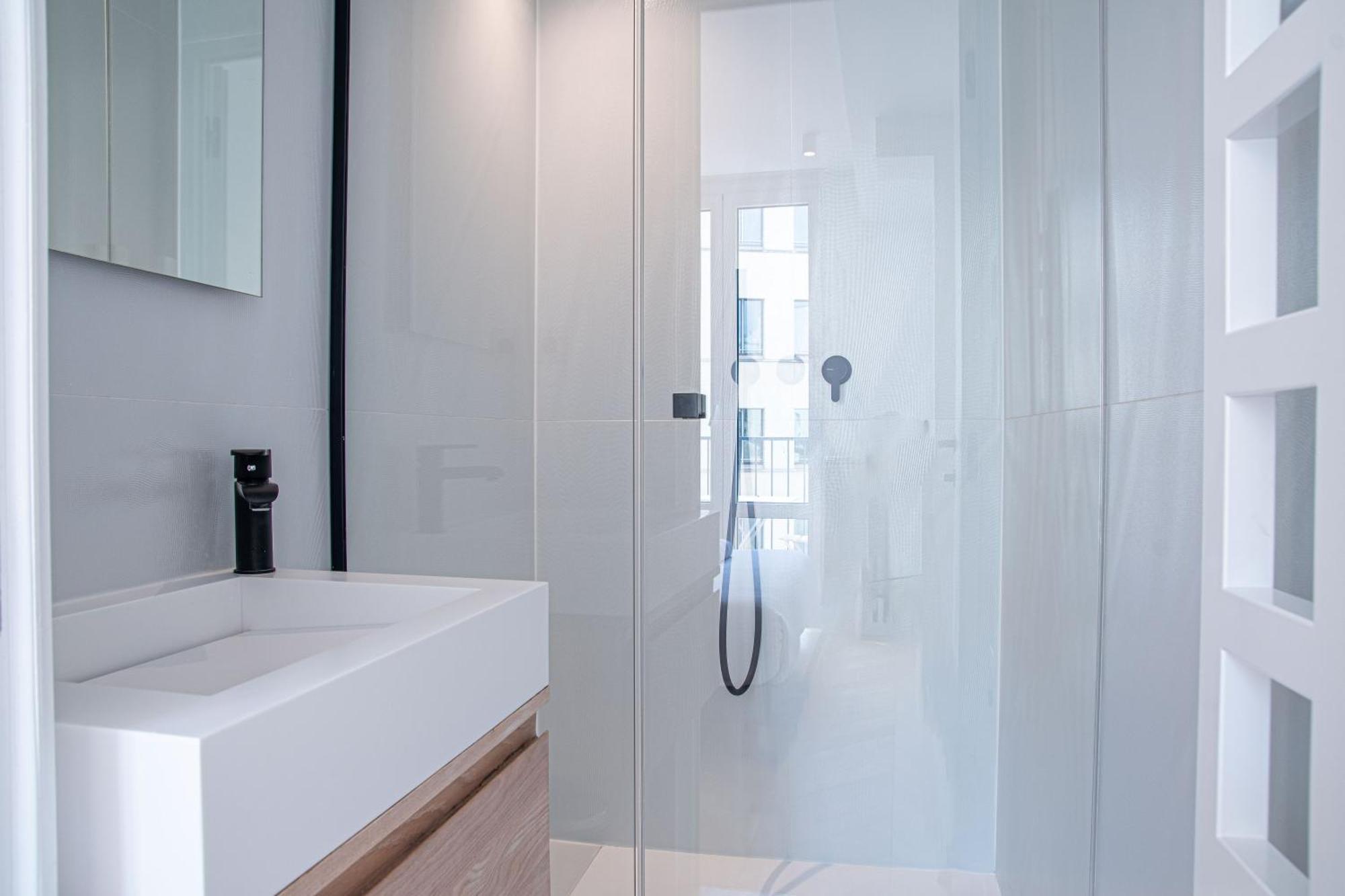 Lavie Maison : A C & Eiffel Tower View Apartment *
