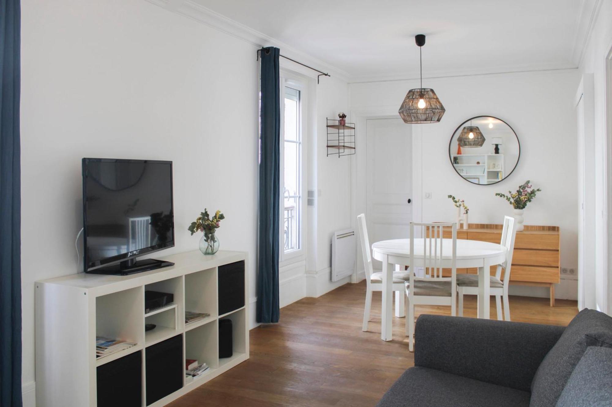 Nice Close To Gambetta * Paris