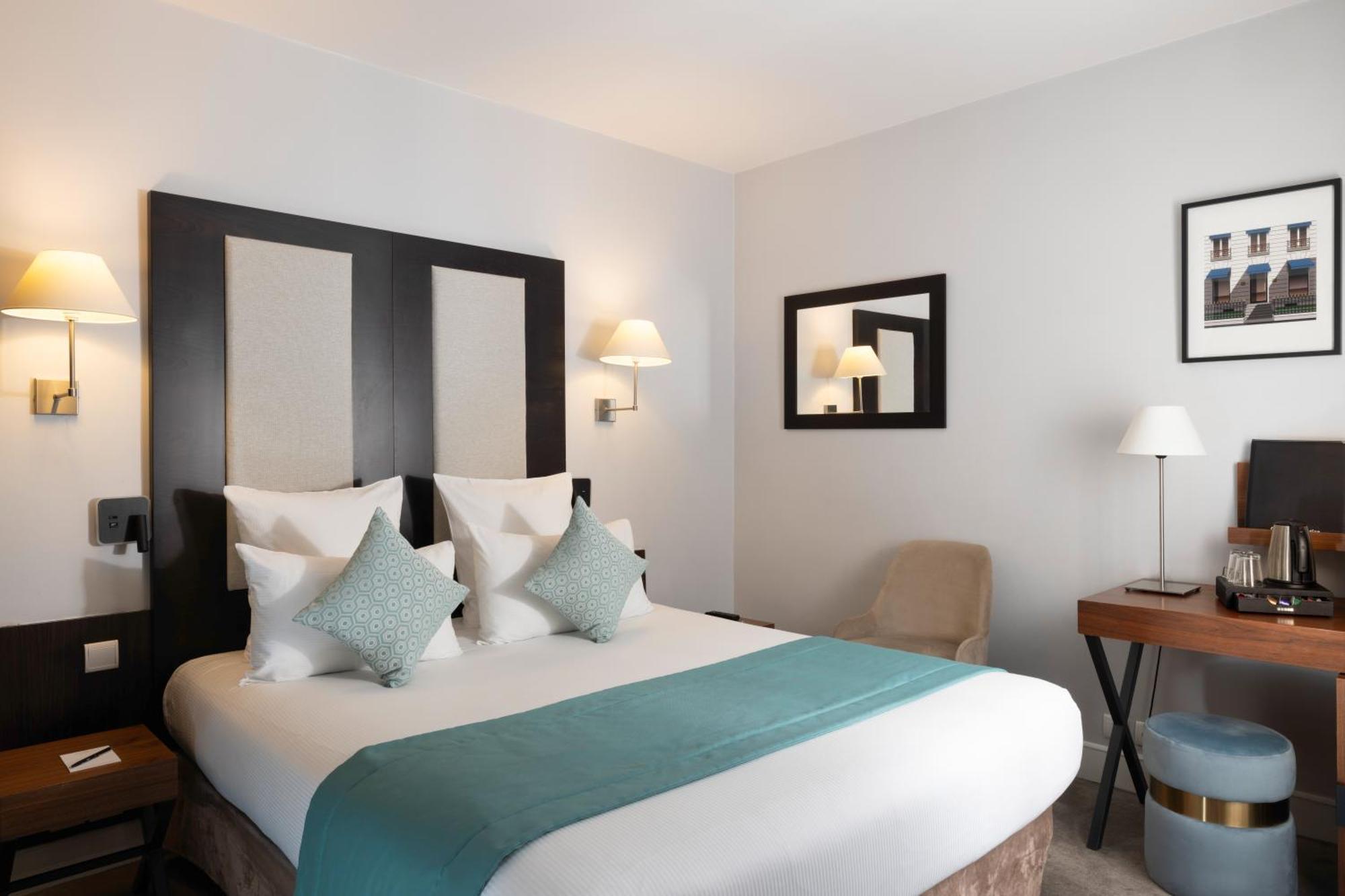 Hotel Elysées Bassano Paris