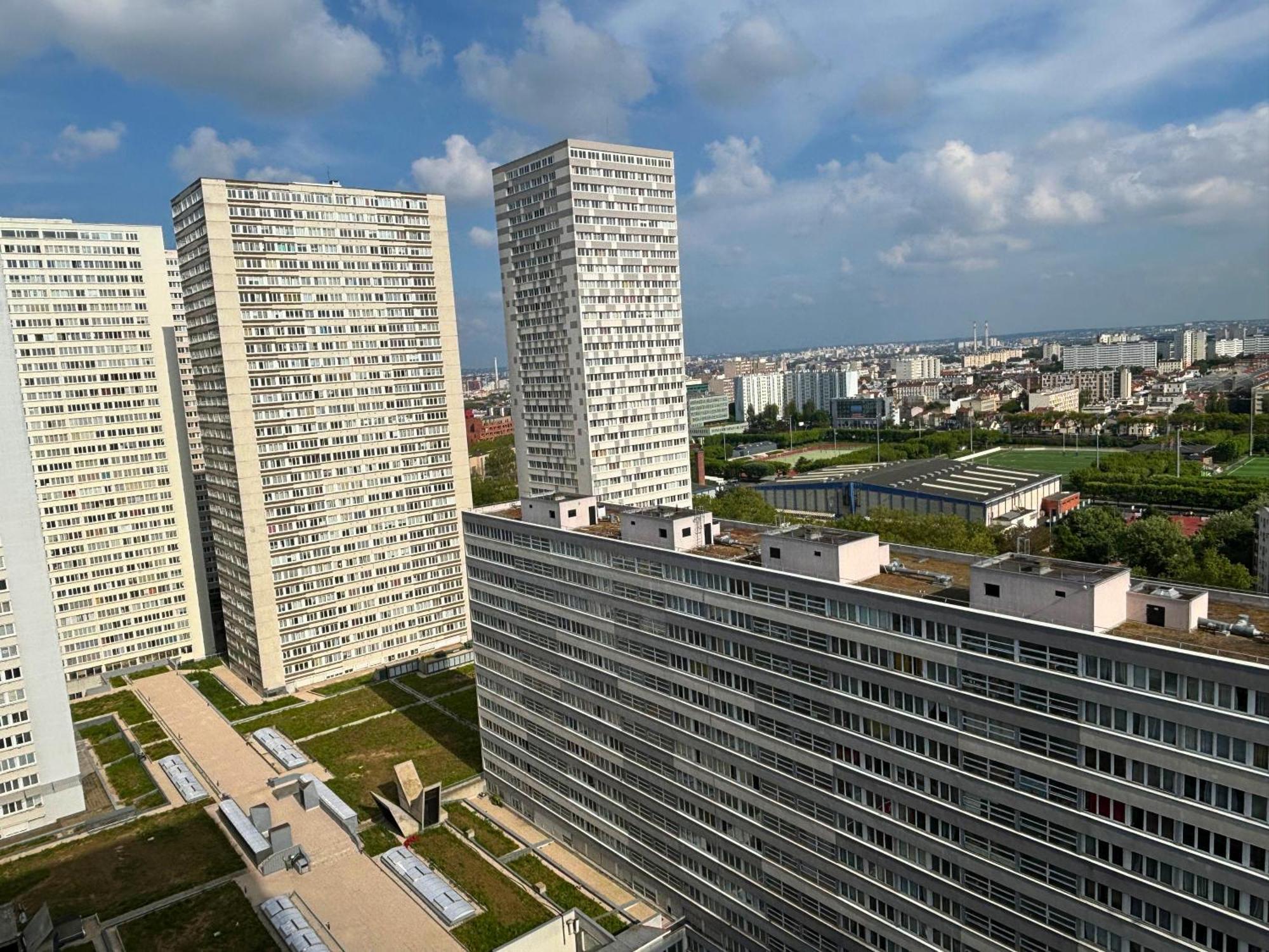 With Panoramic View: Live In Peace! *