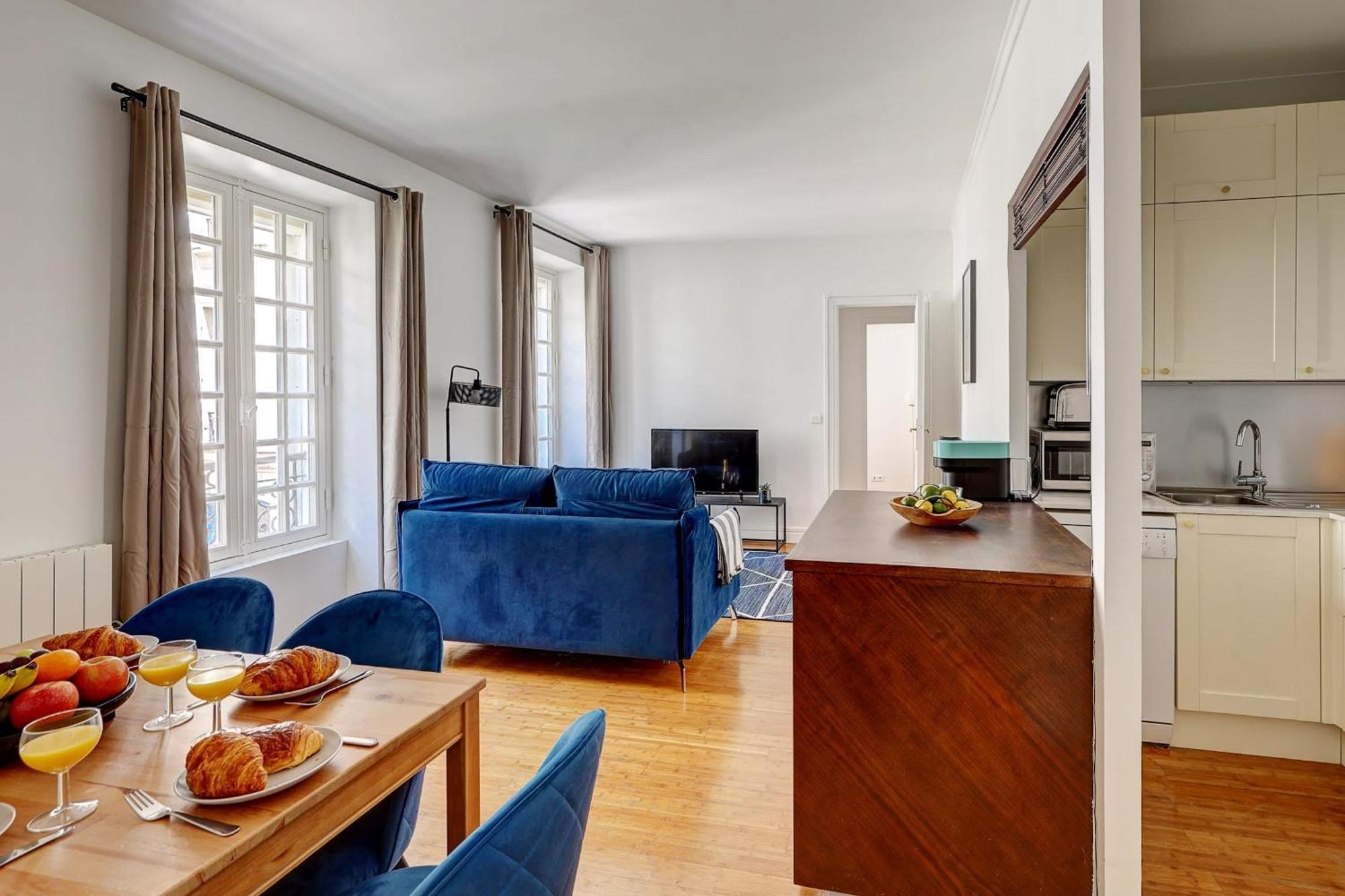 Champs-elysees - 2br With Balcony - Cityapartmentstay Appartement Paris