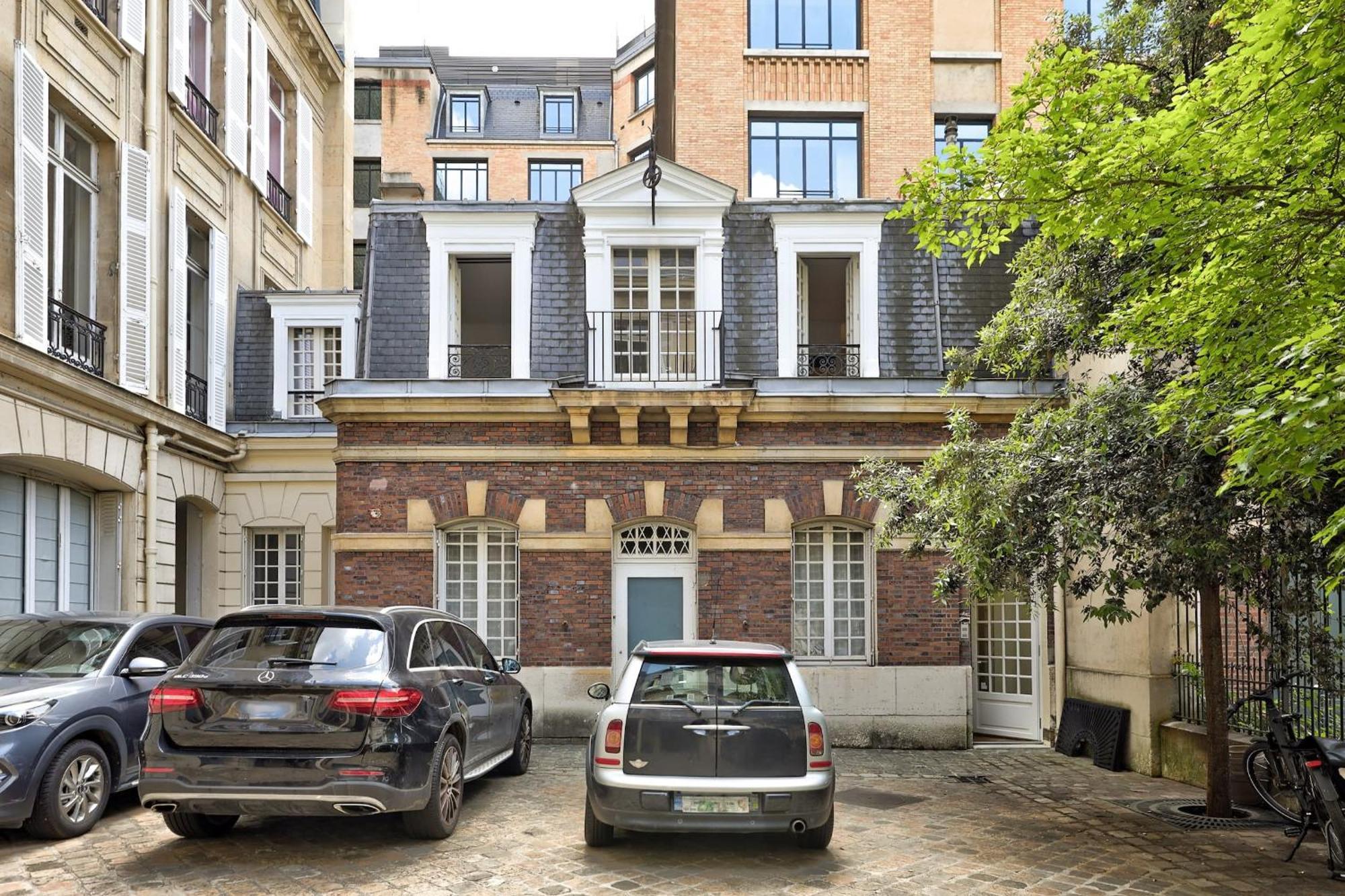 Champs-elysees - 2br With Balcony - Cityapartmentstay Appartement *