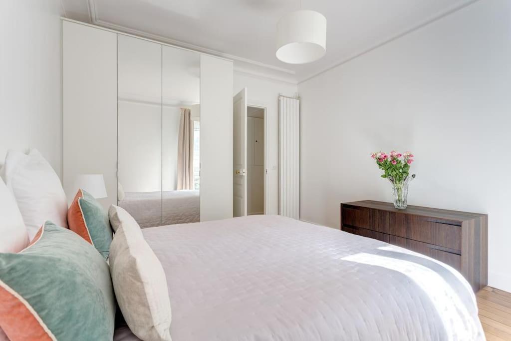 Apartment Elegant 4-room Near Arc De Triomphe And Palais Des Congres Paris