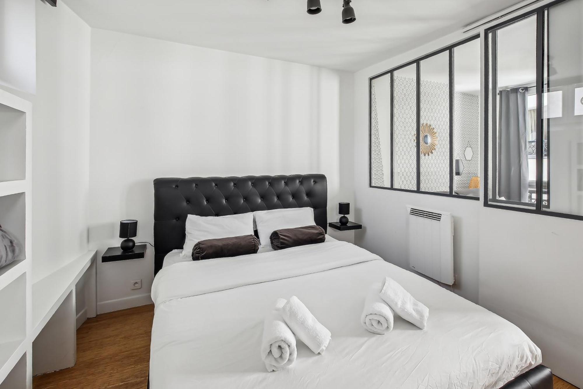 Appartement Au Coeur Du Marais, Rue Des Rosiers! Paris
