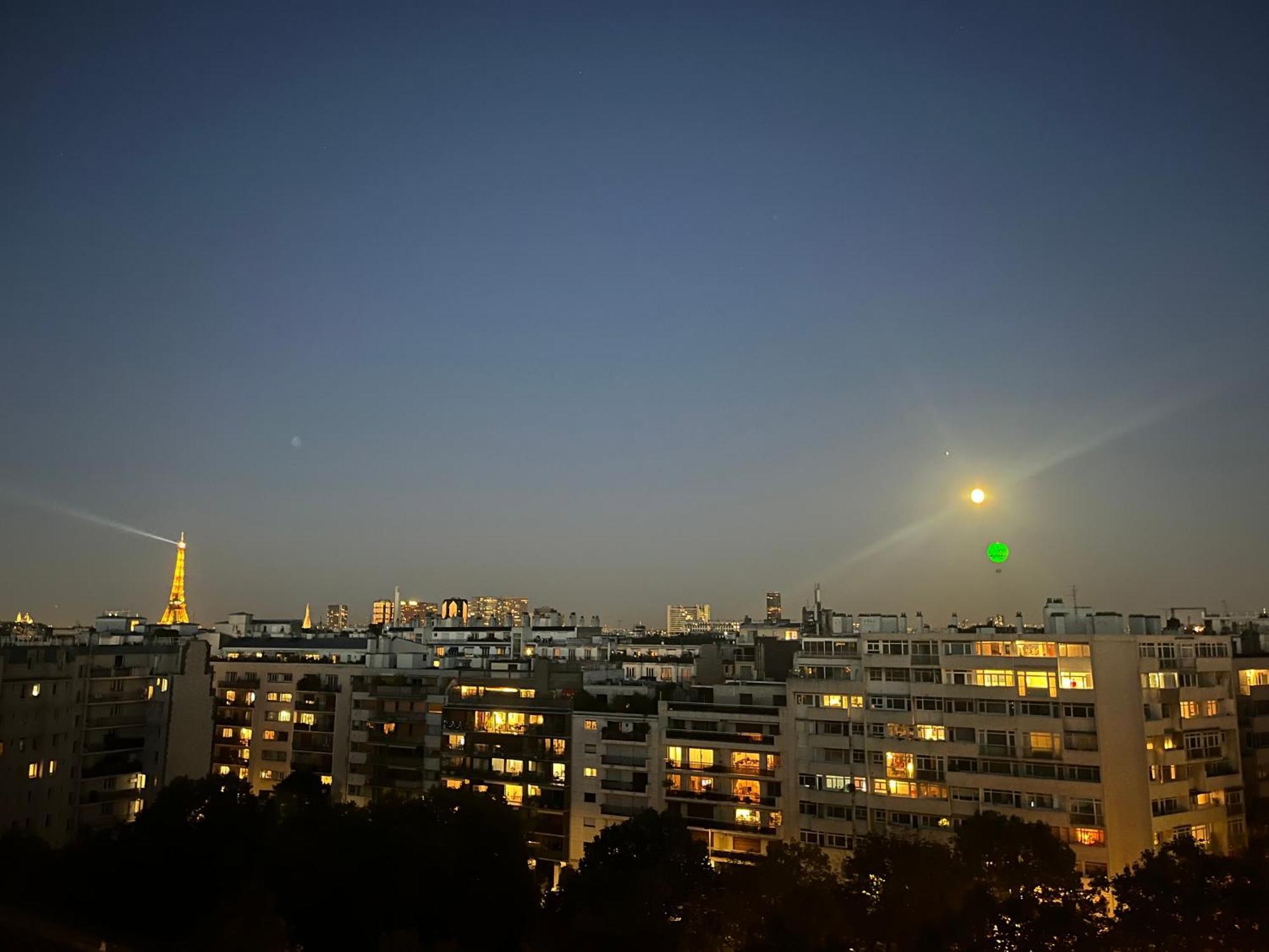 Rooftop Eiffel Tower - Full Ac Apartment *