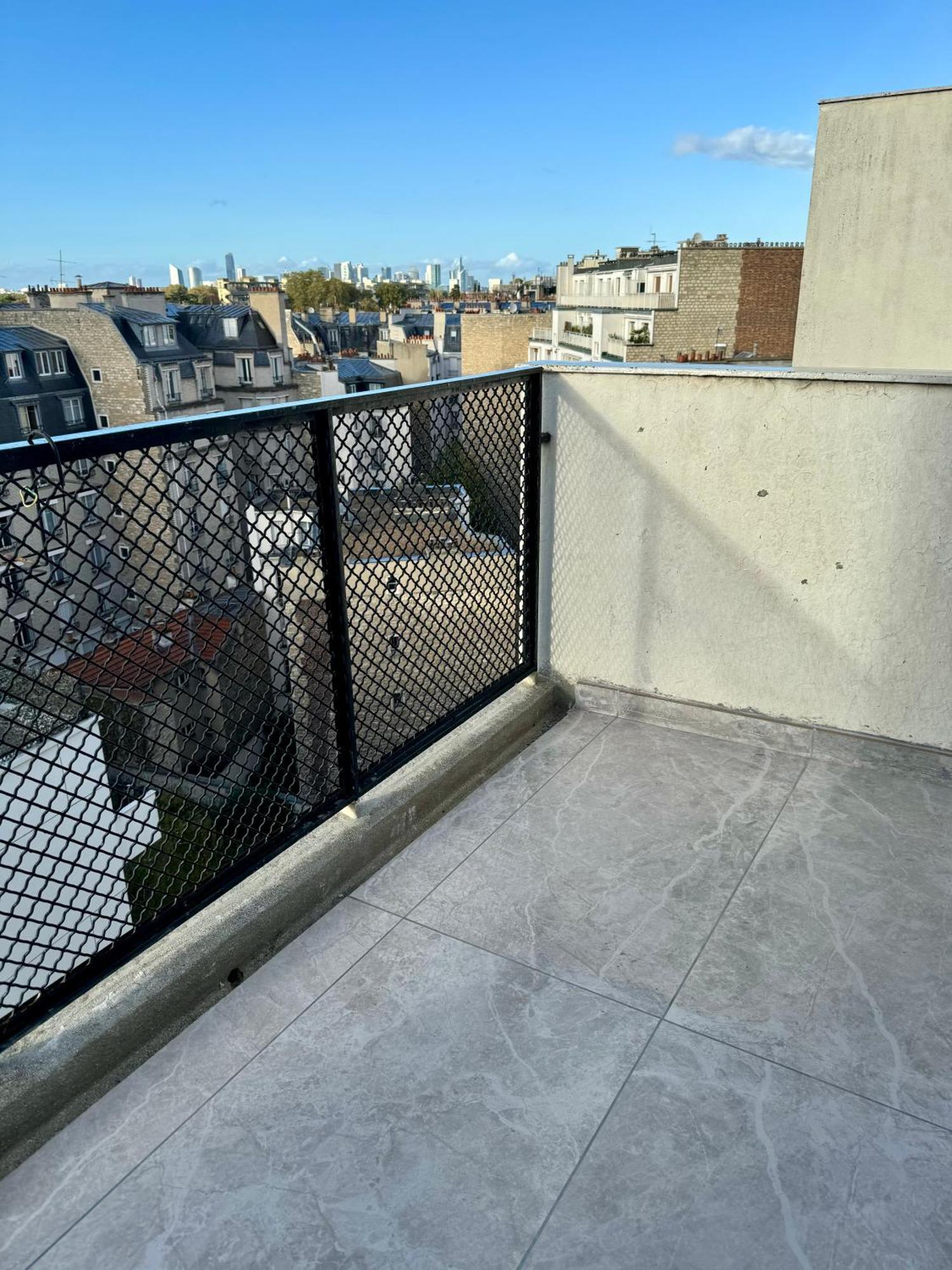 Rooftop Eiffel Tower - Full Ac Apartment *
