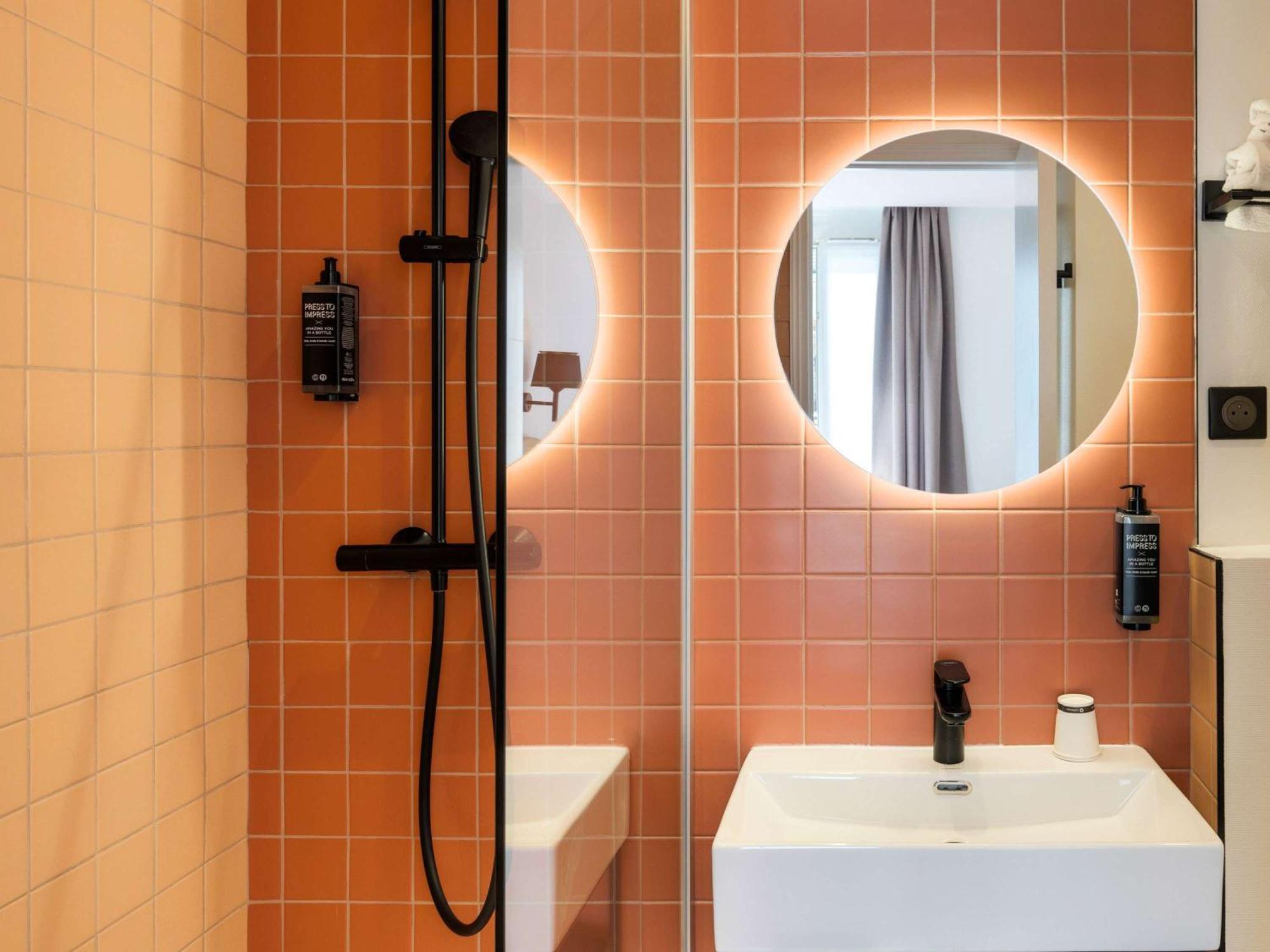 Hotel Ibis Styles Cadet Lafayette Paris