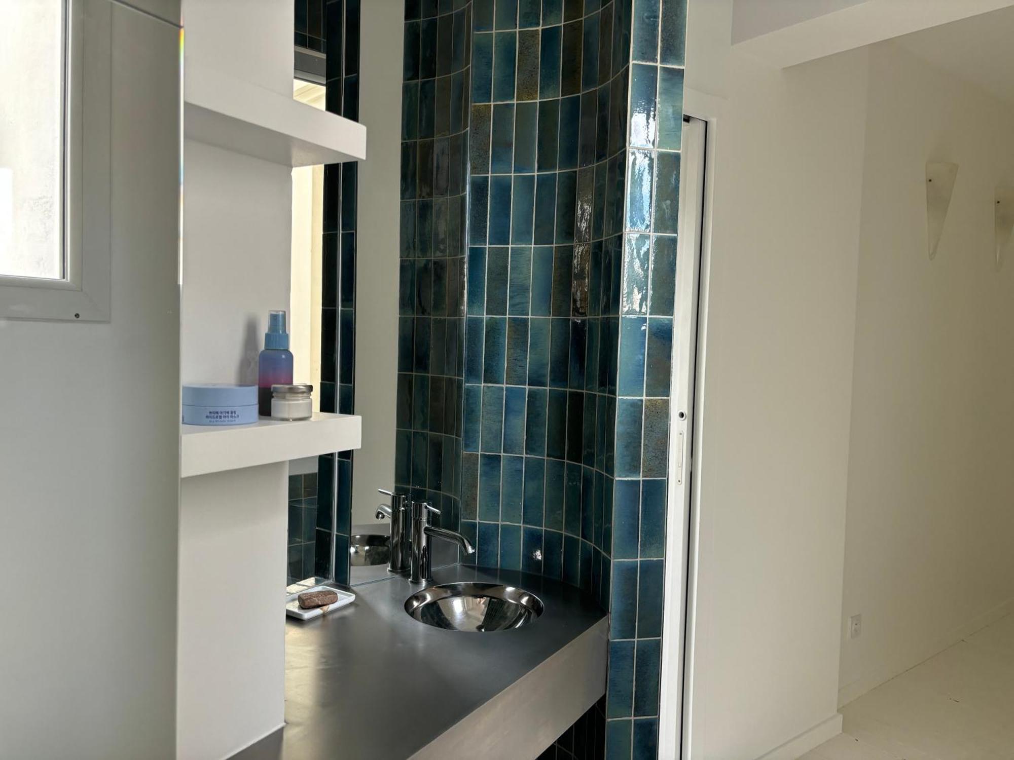Modern & Charming Design - Near Pere Lachaise Apartment *