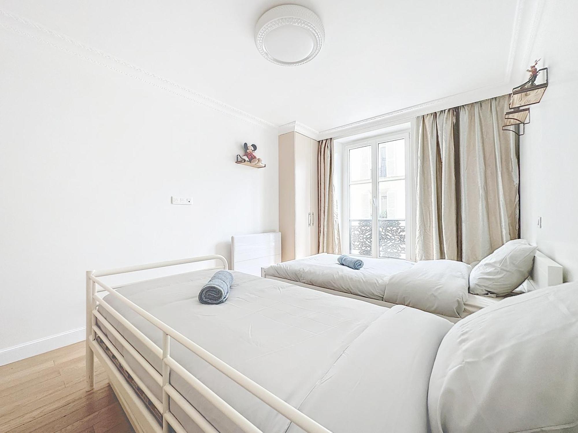Appartement 118 - , Place De La Republique, 7 Personnes Paris