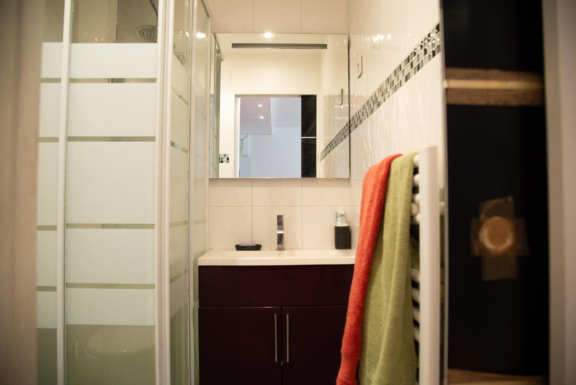 Appartement Tres Agreable Pres Du Canal St Martin
